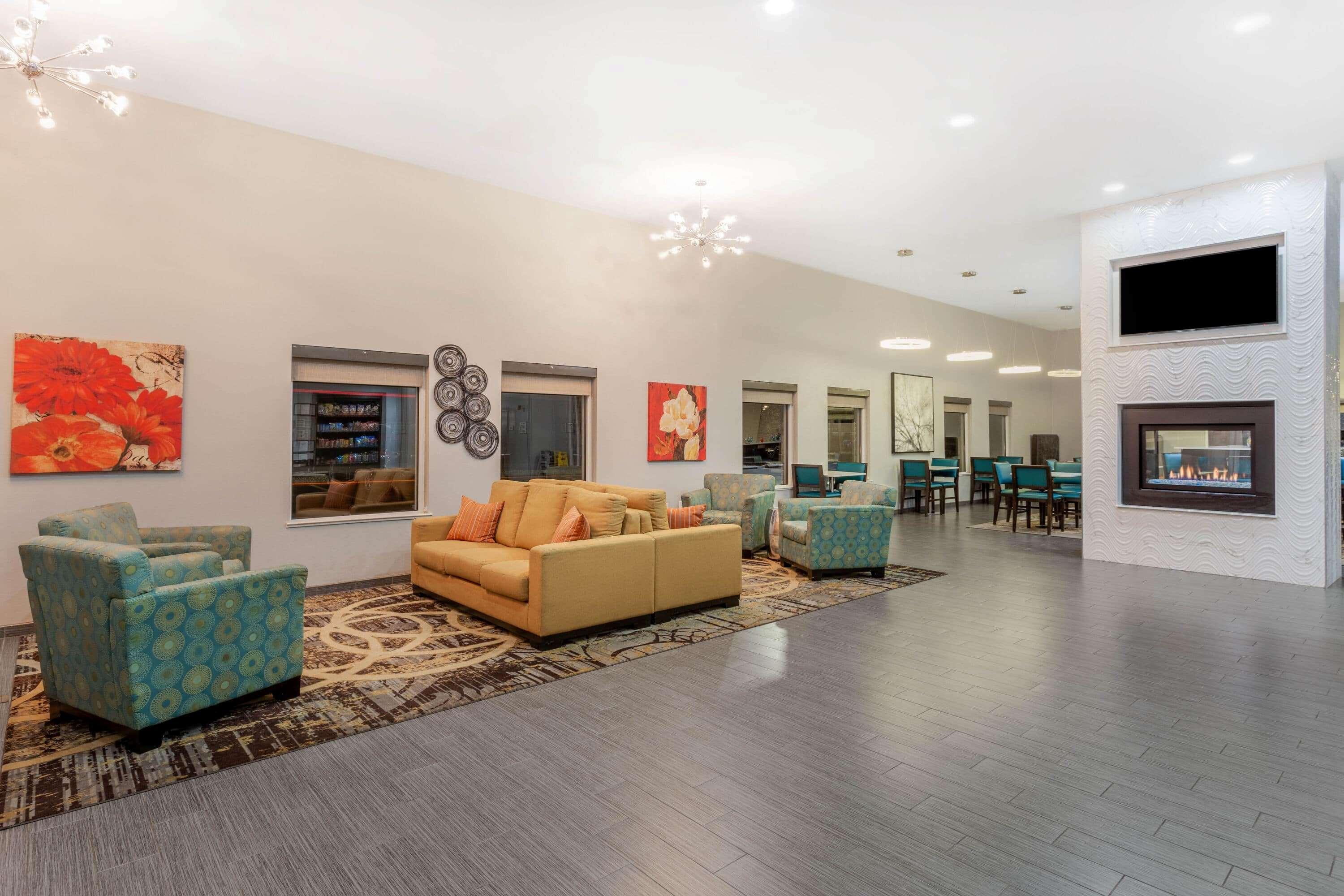 La Quinta By Wyndham Rockford Hotell Exteriör bild