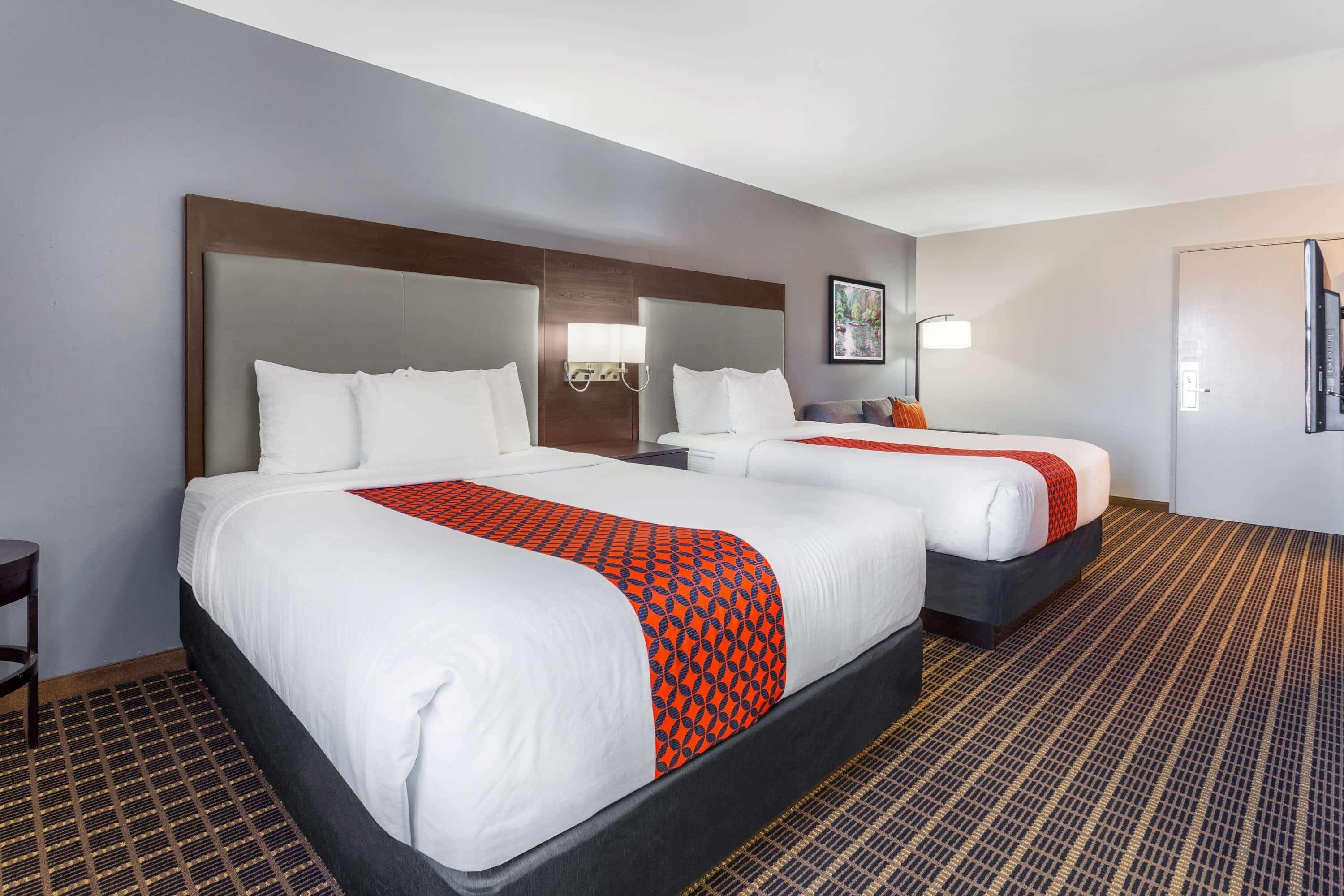 La Quinta By Wyndham Rockford Hotell Exteriör bild