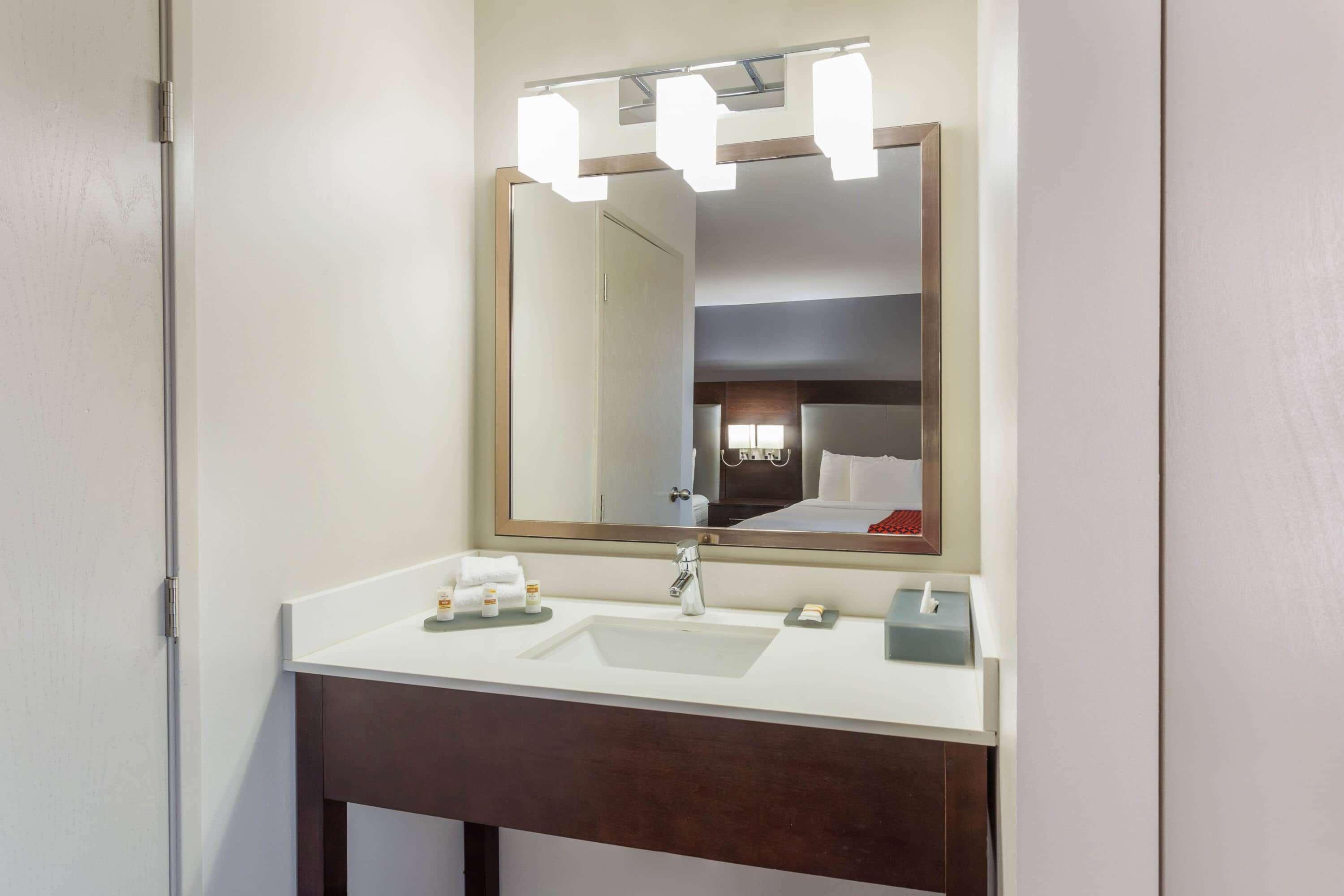 La Quinta By Wyndham Rockford Hotell Exteriör bild